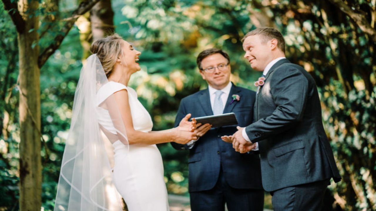How to Handle Emotional Moments During the Ceremony
